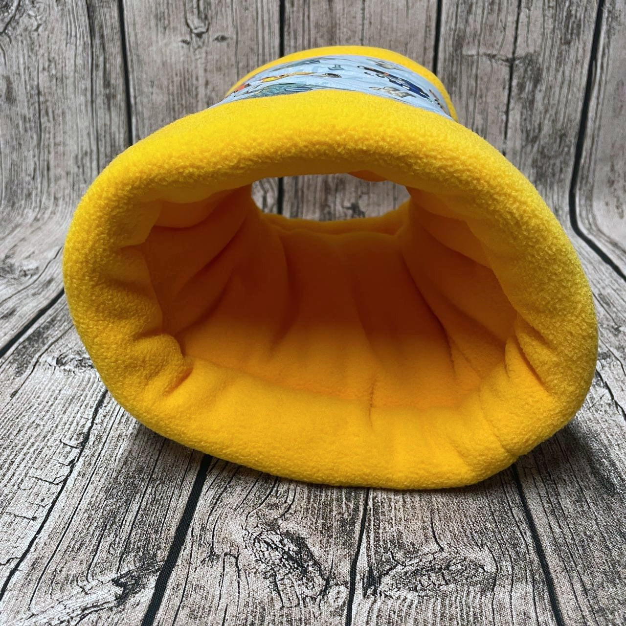 Kuschelrolle Kuscheltunnel - Meerestierpiraten Gelborange