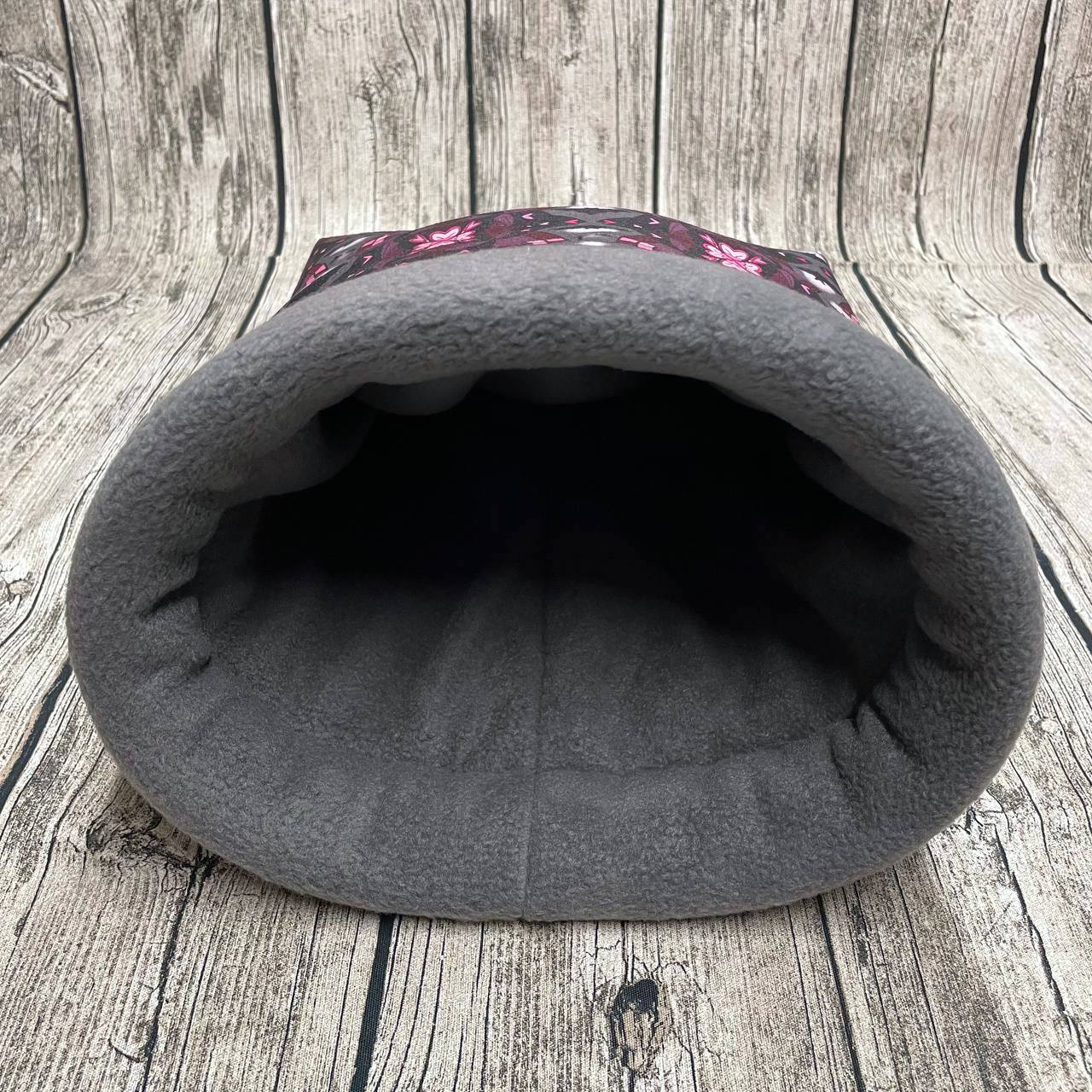 Kuschelsack - Bat Cathedral Beerentöne Grau