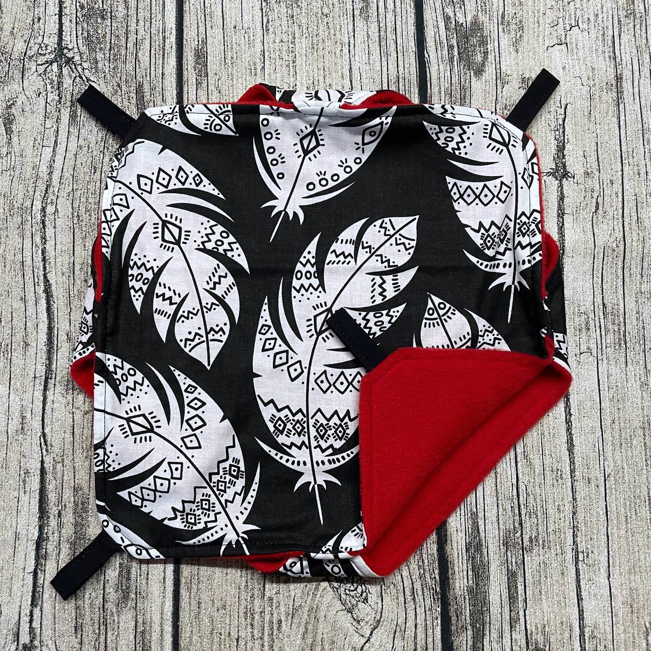 Doppelstöckige Hängematte M - Federn Schwarz Weiß Rot