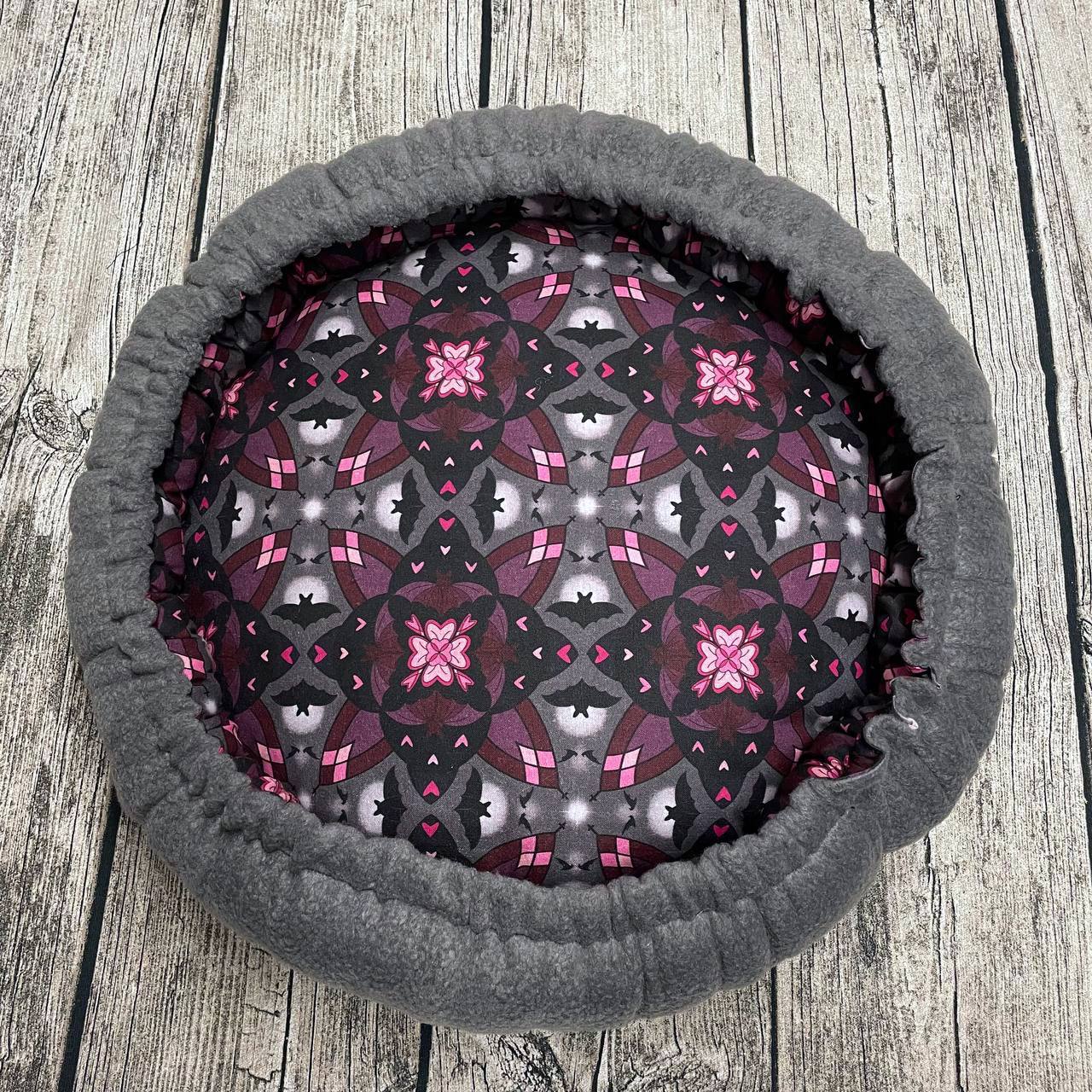 Wolkenbettchen - Bat Cathedral Beerentöne Grau