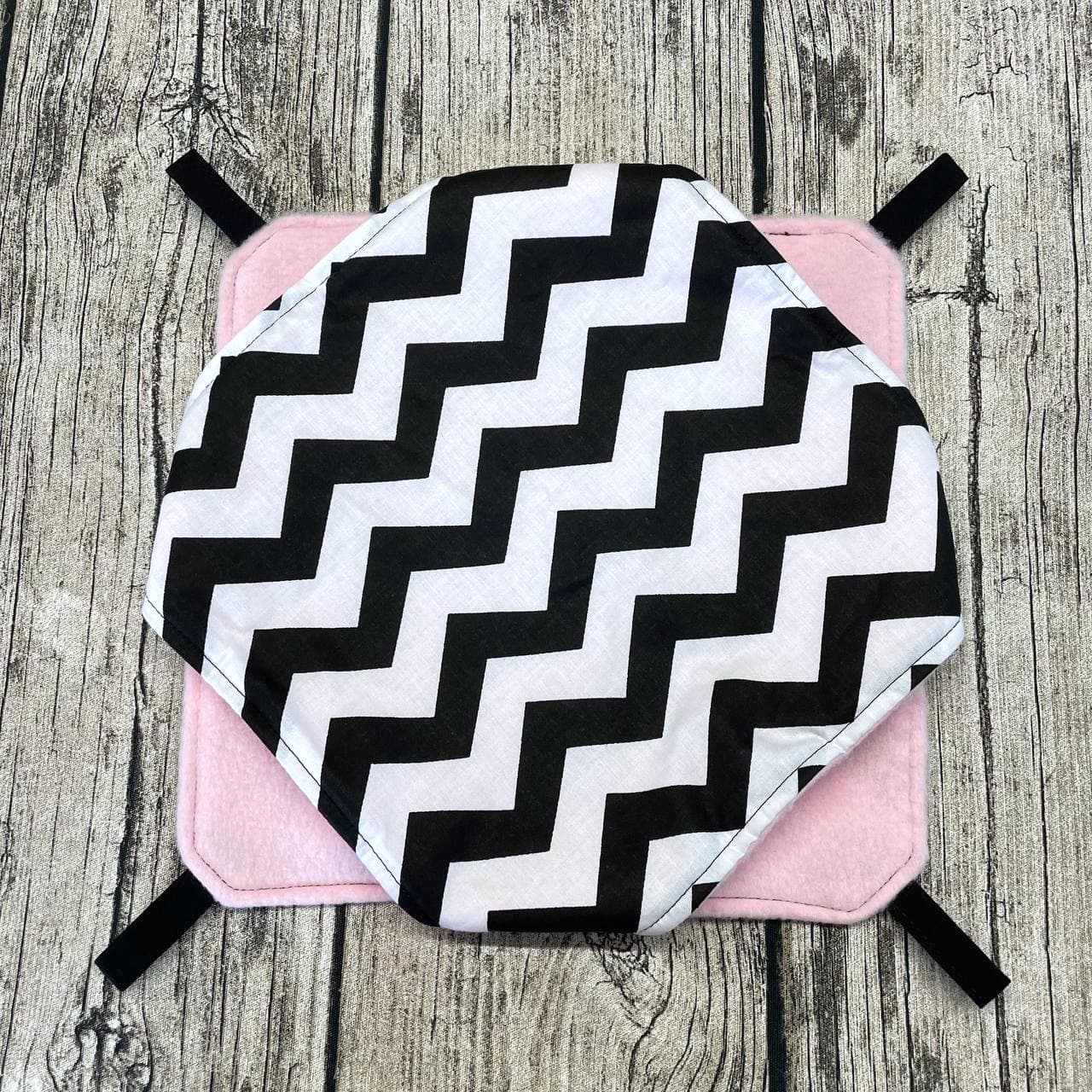 Doppelstöckige Hängematte M - ZickZack Schwarz Weiß Rosa