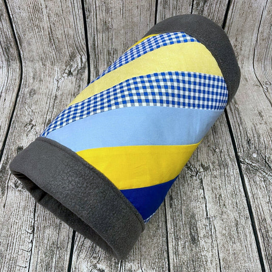 Kuschelrolle Kuscheltunnel - Charity Patchwork 2026 - Bunt Grau