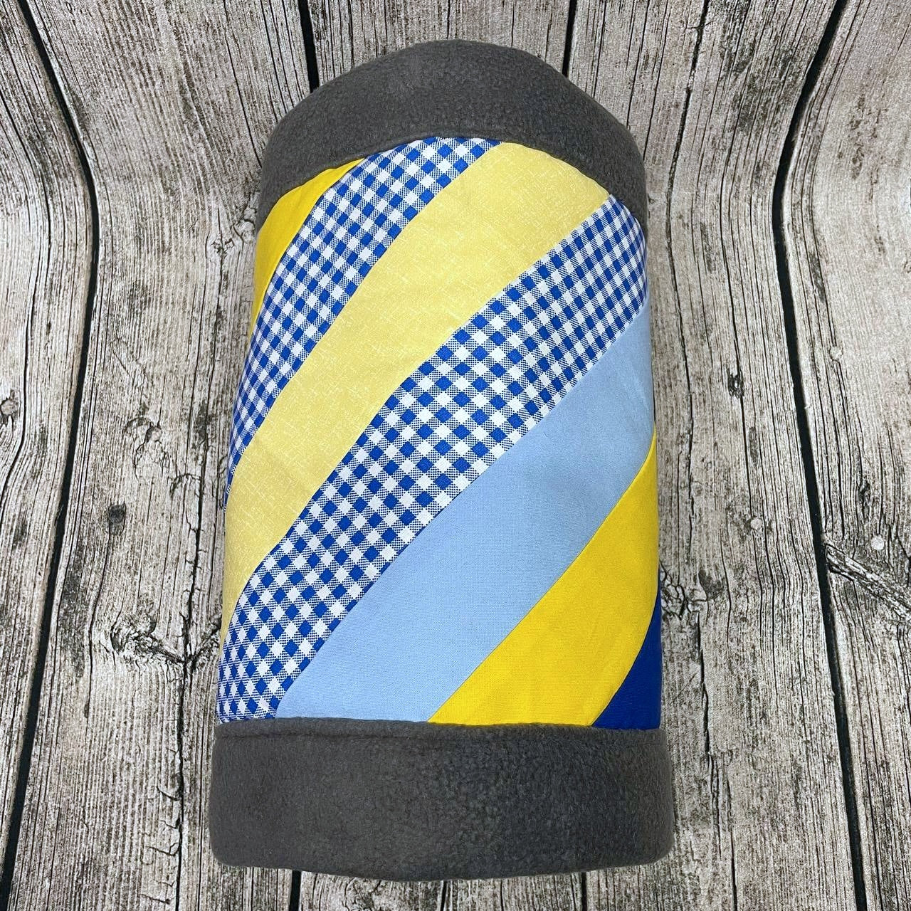 Kuschelrolle Kuscheltunnel - Charity Patchwork 2026 - Bunt Grau