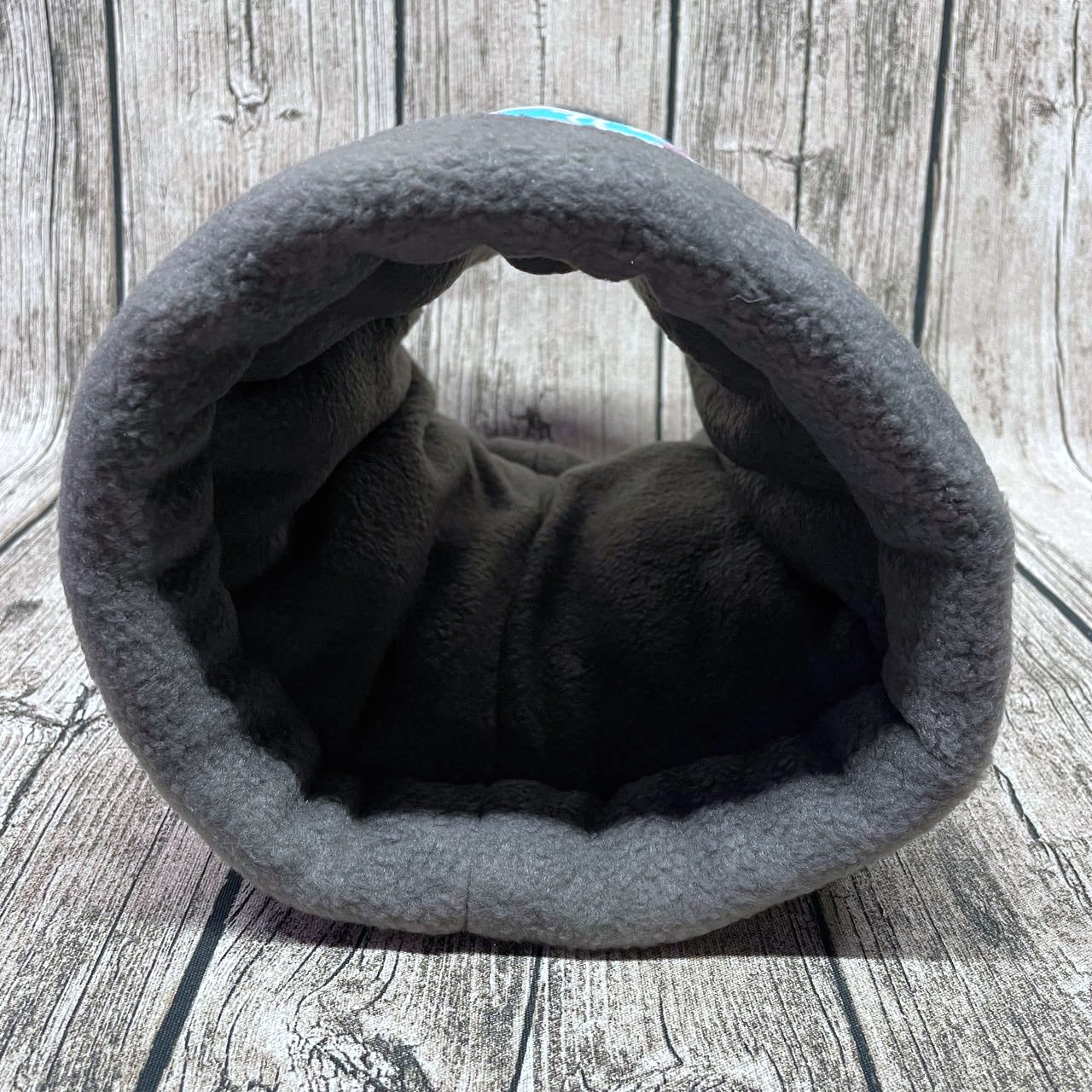 Kuschelrolle Kuscheltunnel - Charity Patchwork 2026 - Bunt Grau
