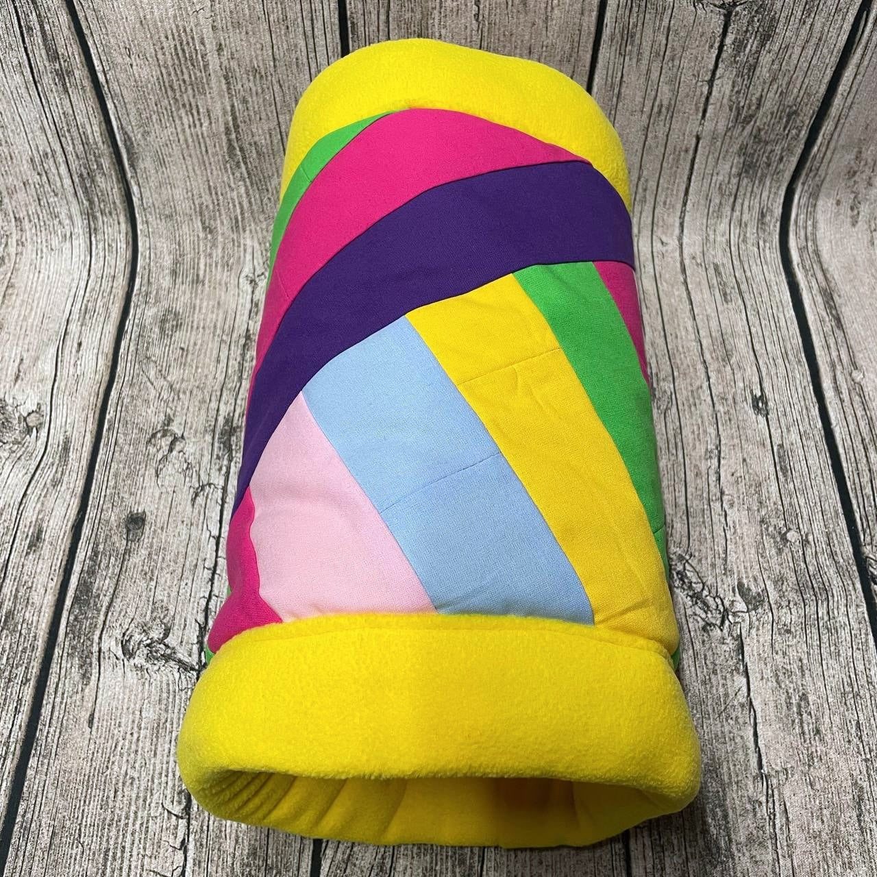 Kuschelrolle Kuscheltunnel - Charity Patchwork 2026 - Bunt Gelb