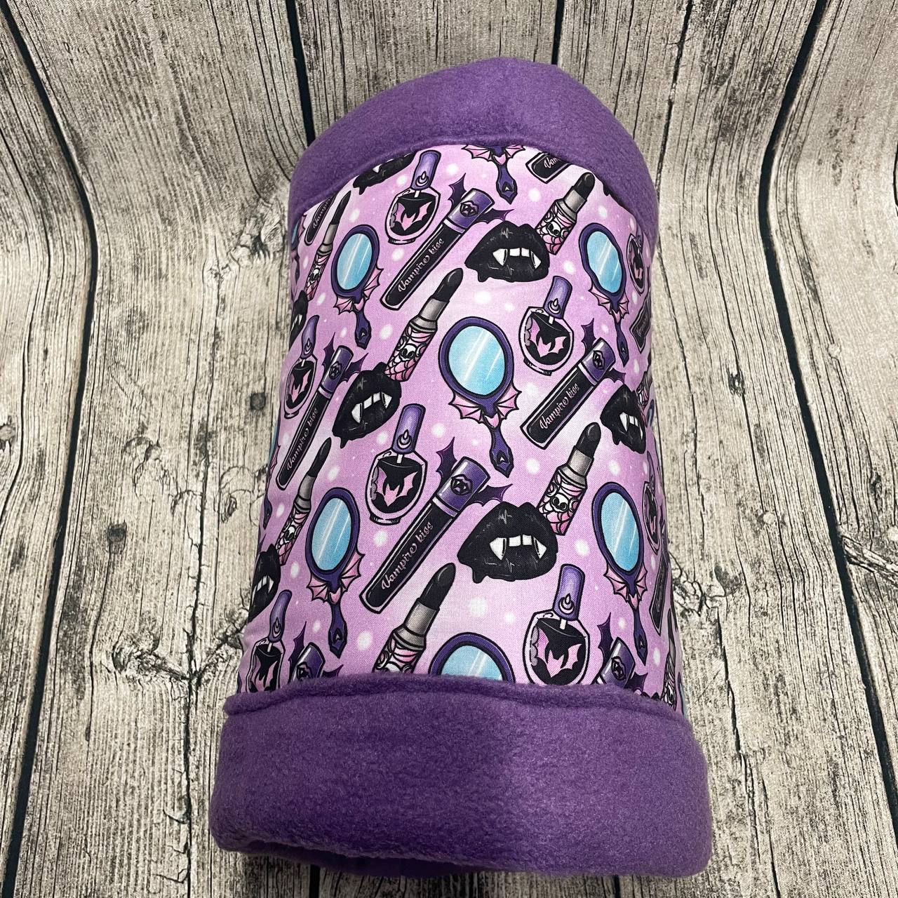 Kuschelrolle Kuscheltunnel - Vampir Make-Up Lila