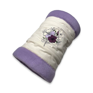 Kuschelrolle Kuscheltunnel Bestickt - Blumen Dreieck Creme Lila Flieder